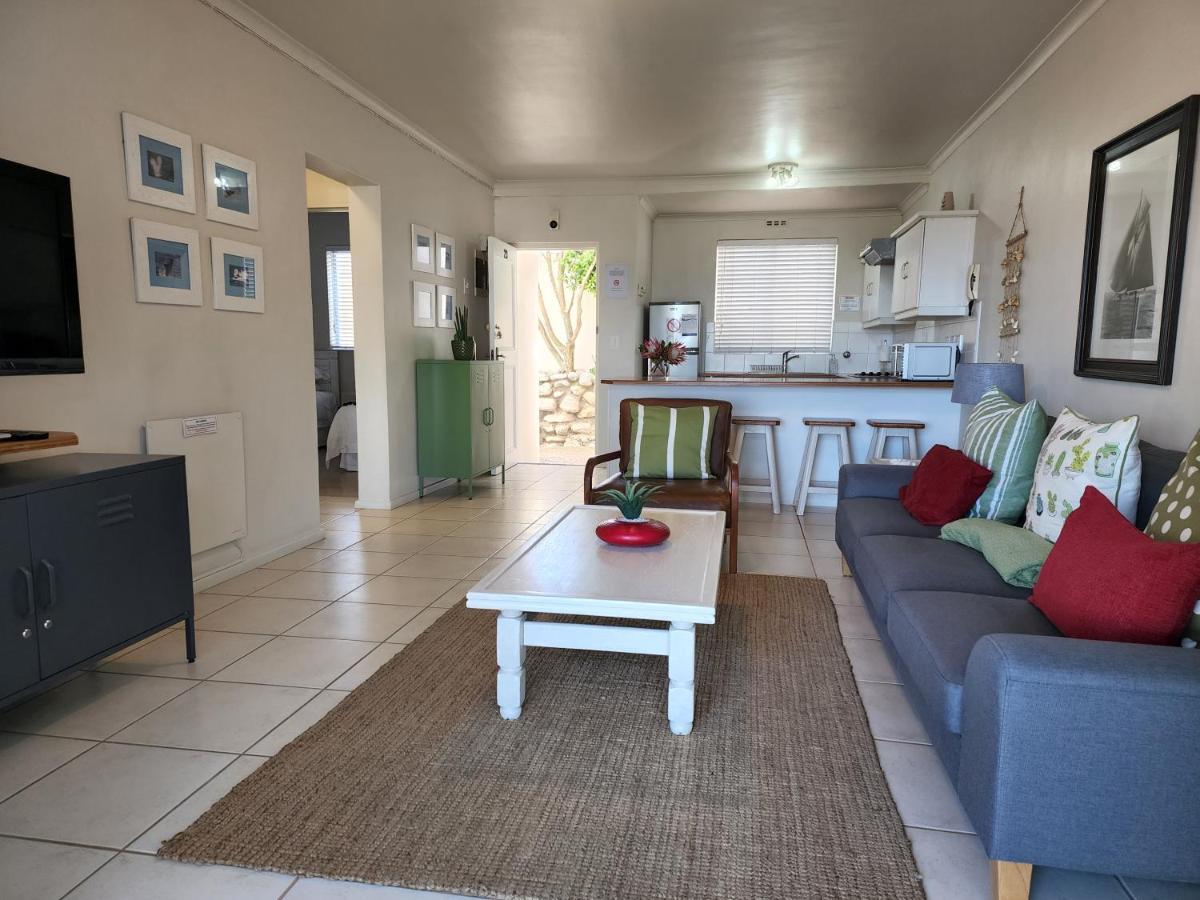 The Potting Shed Self Catering Apartment Hermanus Ngoại thất bức ảnh